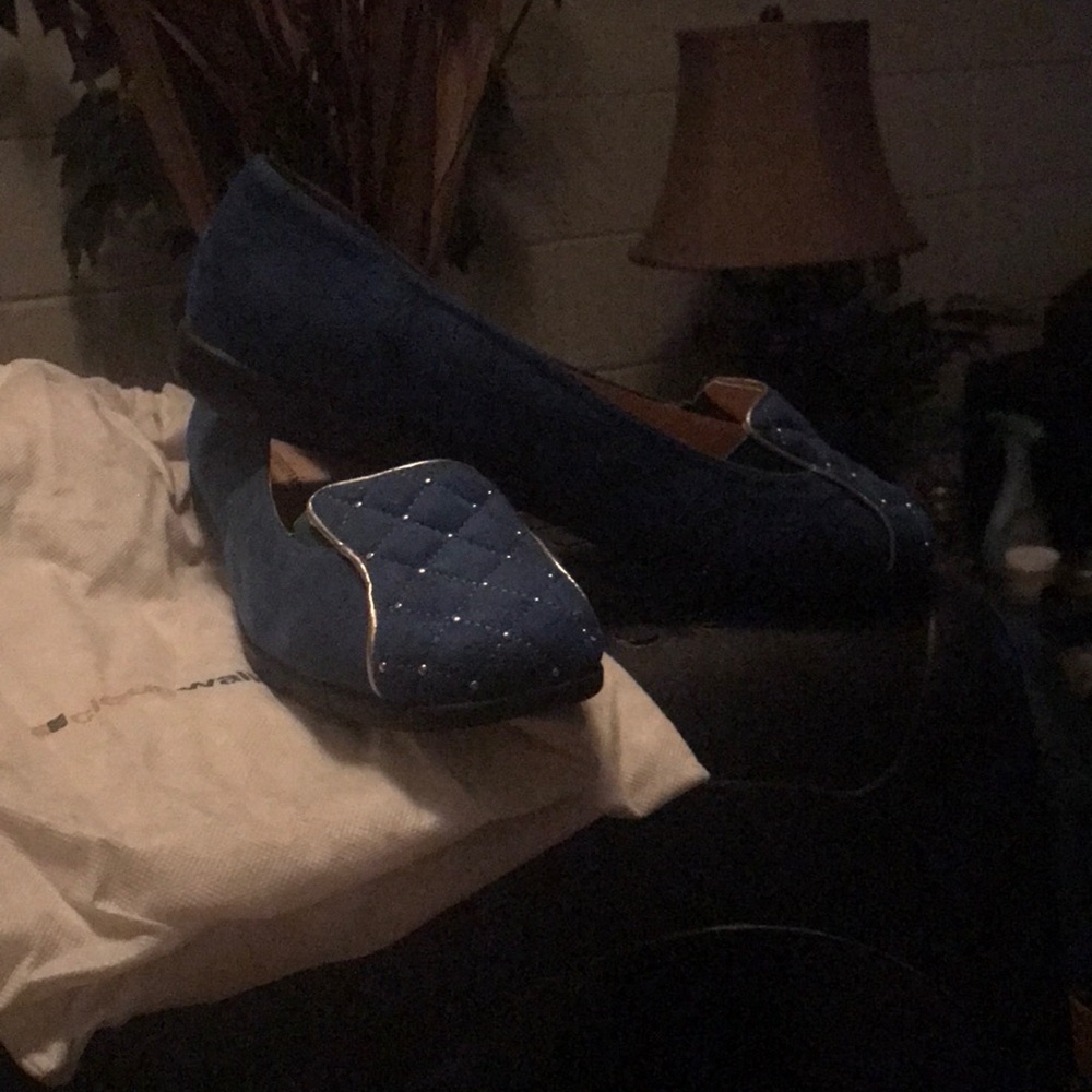 ComfortView teal suede flats…new never worn…very pretty shoes..size 11M